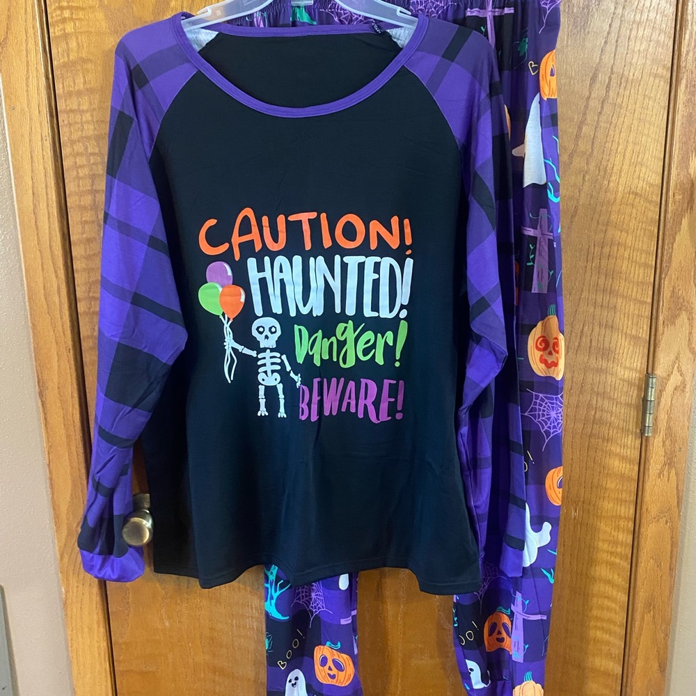 NWT Adult Halloween Skeleton Pajama/Lounge Set - Black and Purple, 2XL
